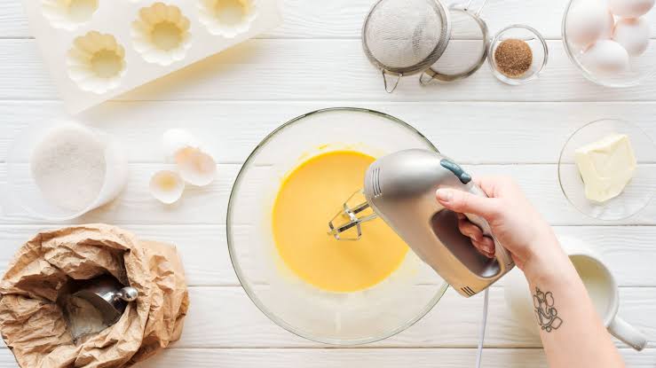 Innovación en tus recetas: Descubre cómo la batidora de mano mantiene tu hobby culinario organizado